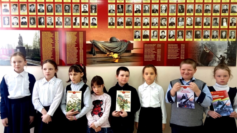 В Чутеевской библиотеке провели литературно - патриотический час «Путешествие в историю с книгами С. Алексеева»